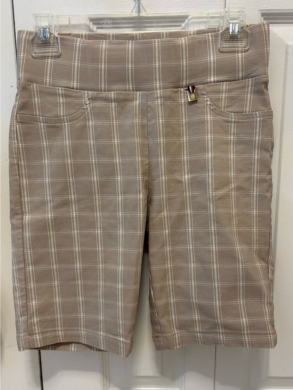 Tommy Hilfiger Beige Plaid Women’s Bermuda Shorts